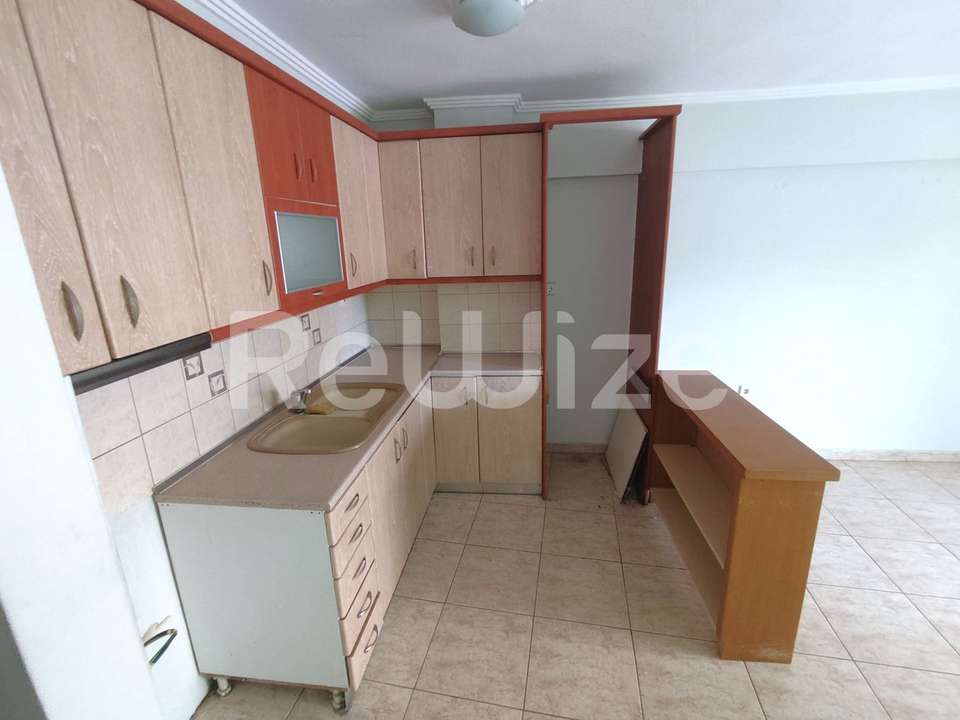 Image 2 of 20