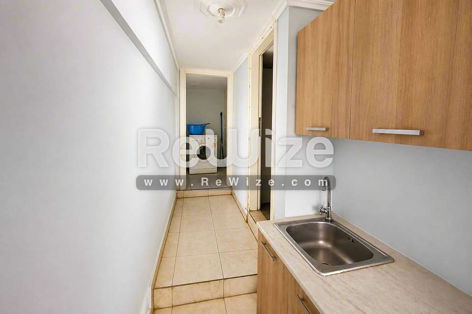Image 2 of 19