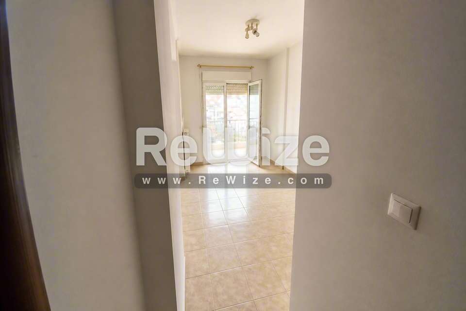Image 2 of 8