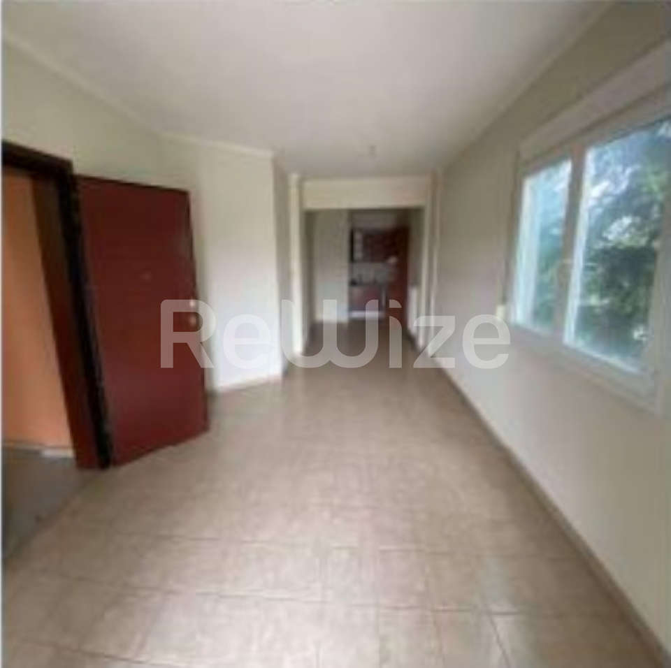 Image 2 of 9