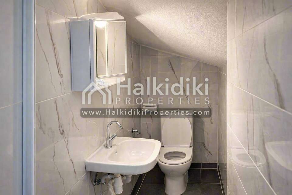 Image 2 of 22
