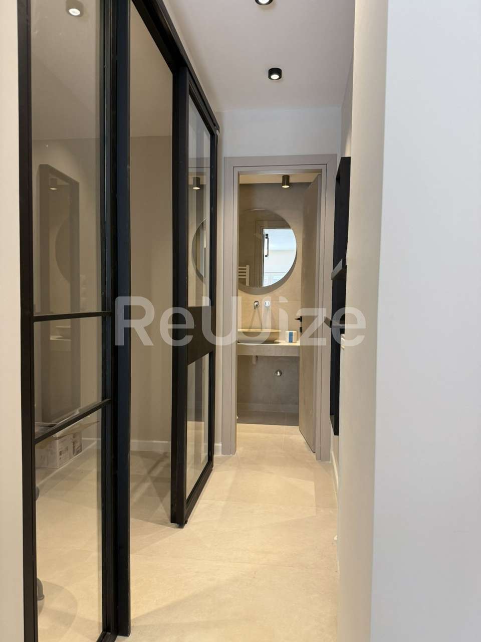 Image 1 of 7