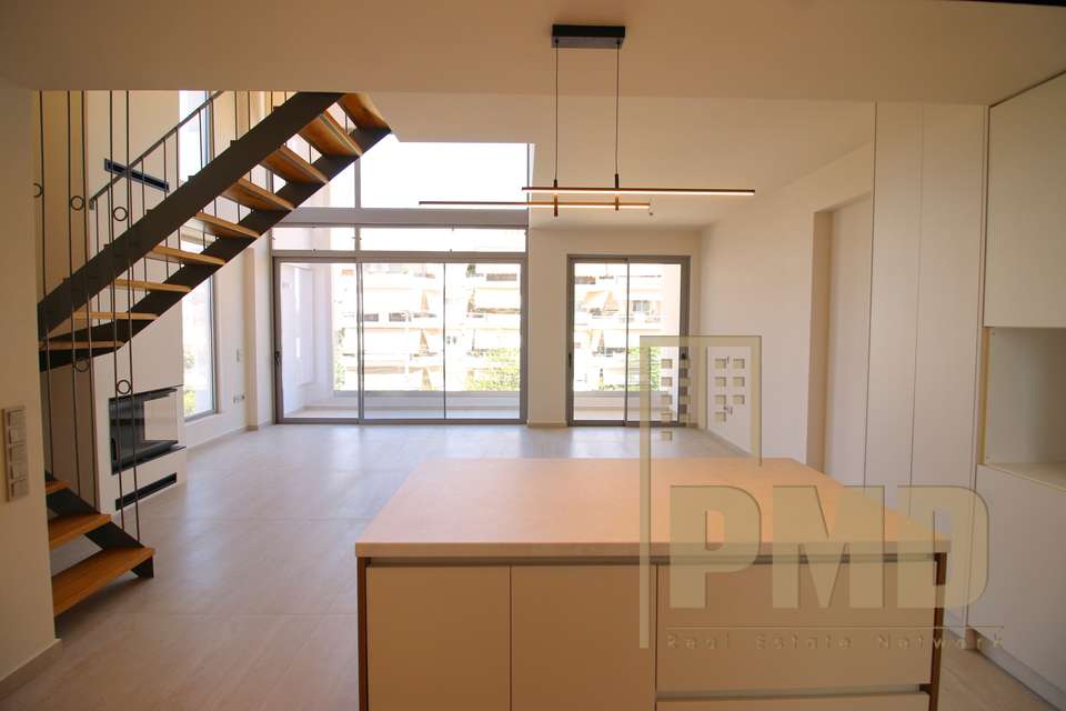 Image 2 of 20