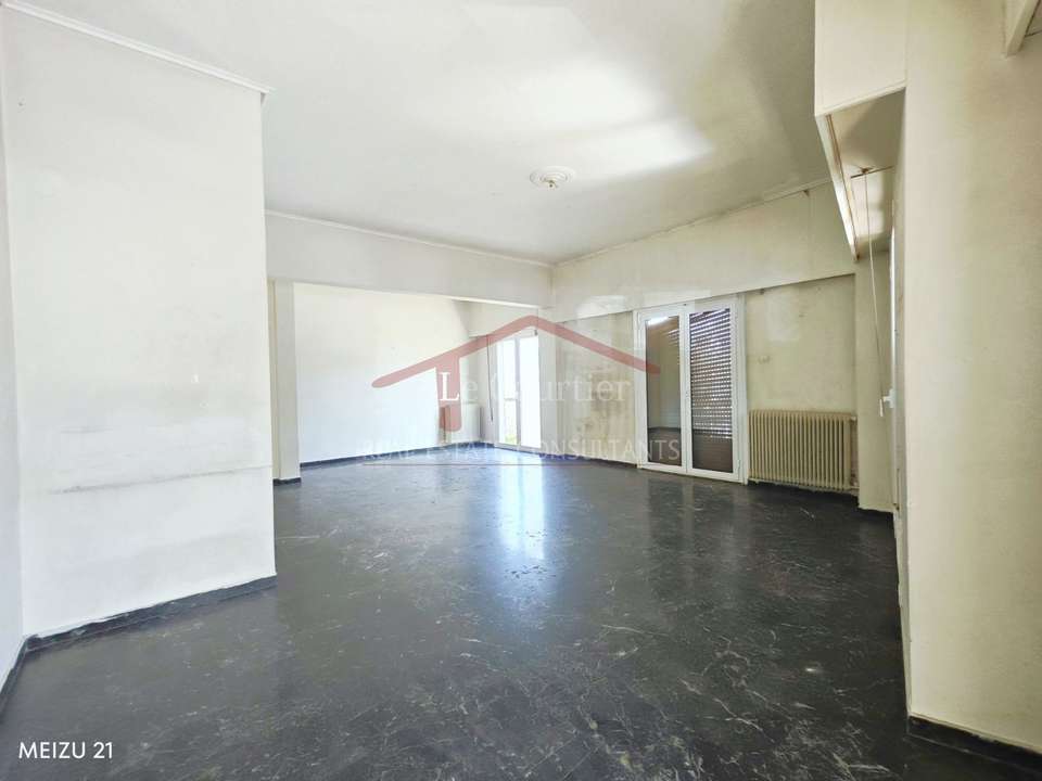 Image 0 of 25