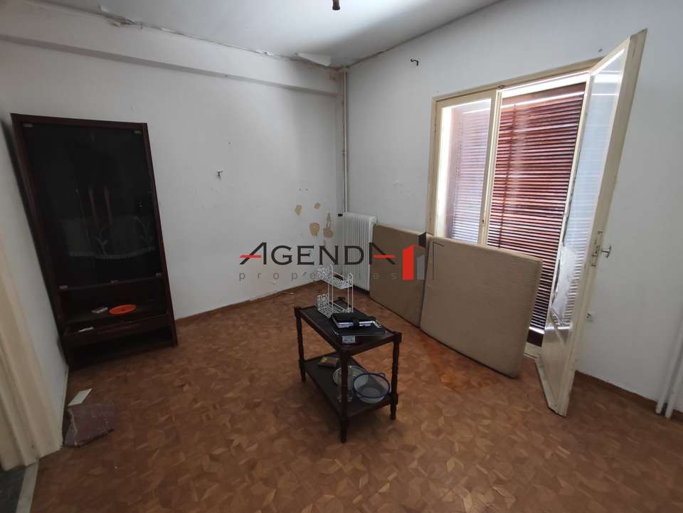 Image 2 of 30