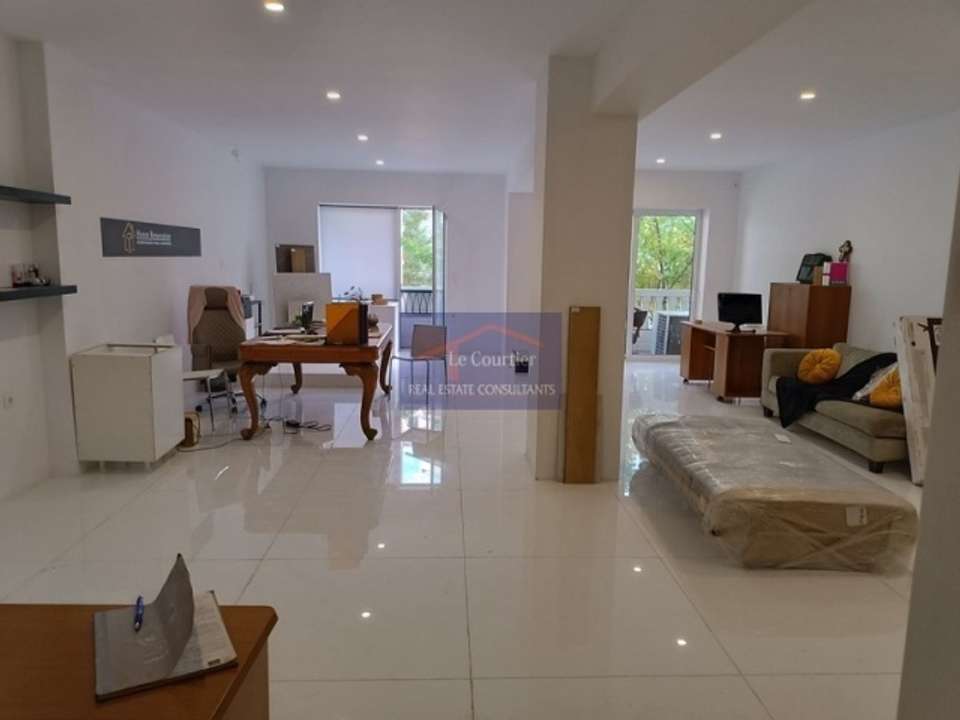 Image 0 of 5