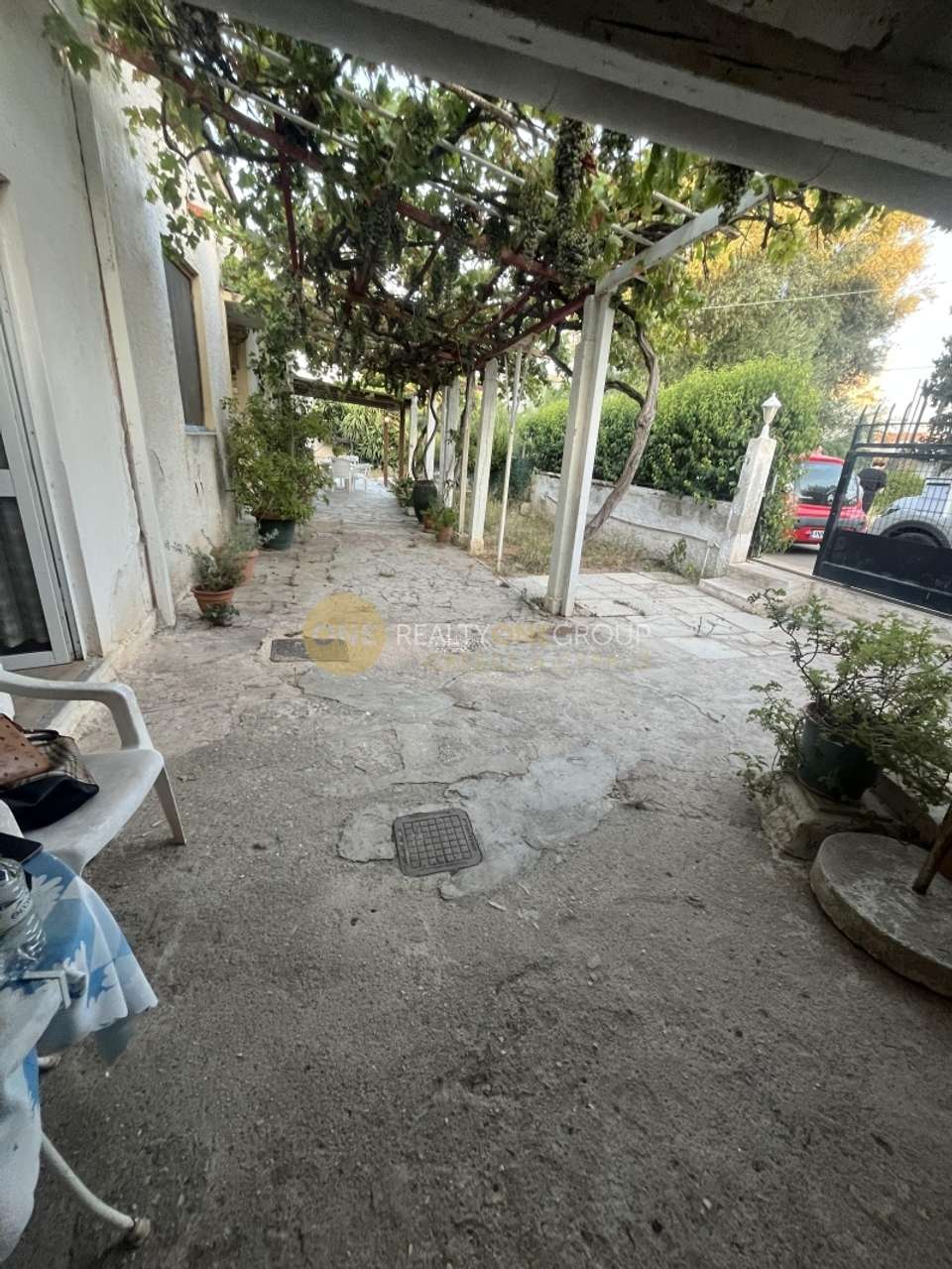 Image 0 of 18