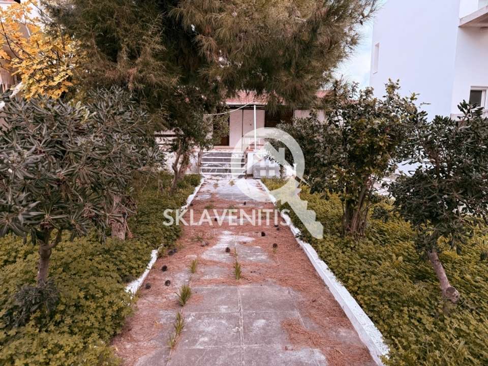 Image 1 of 18