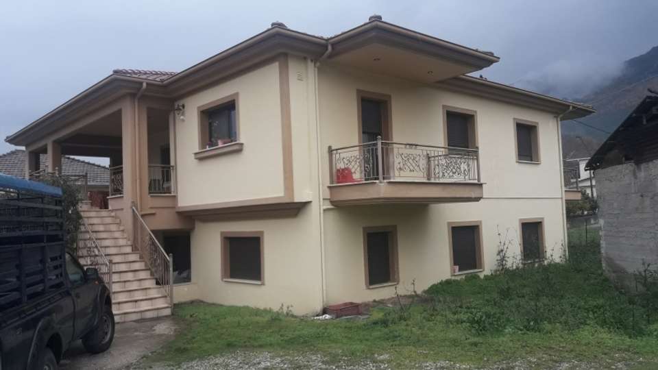 Image 0 of 7