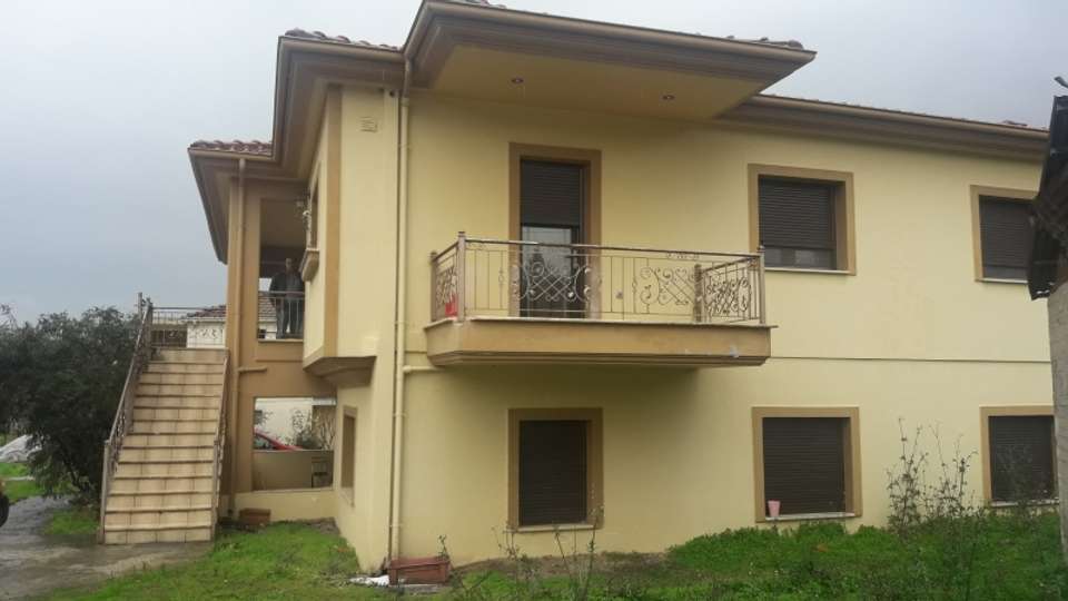 Image 1 of 7
