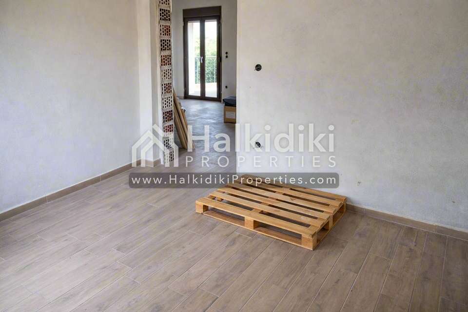 Image 2 of 21