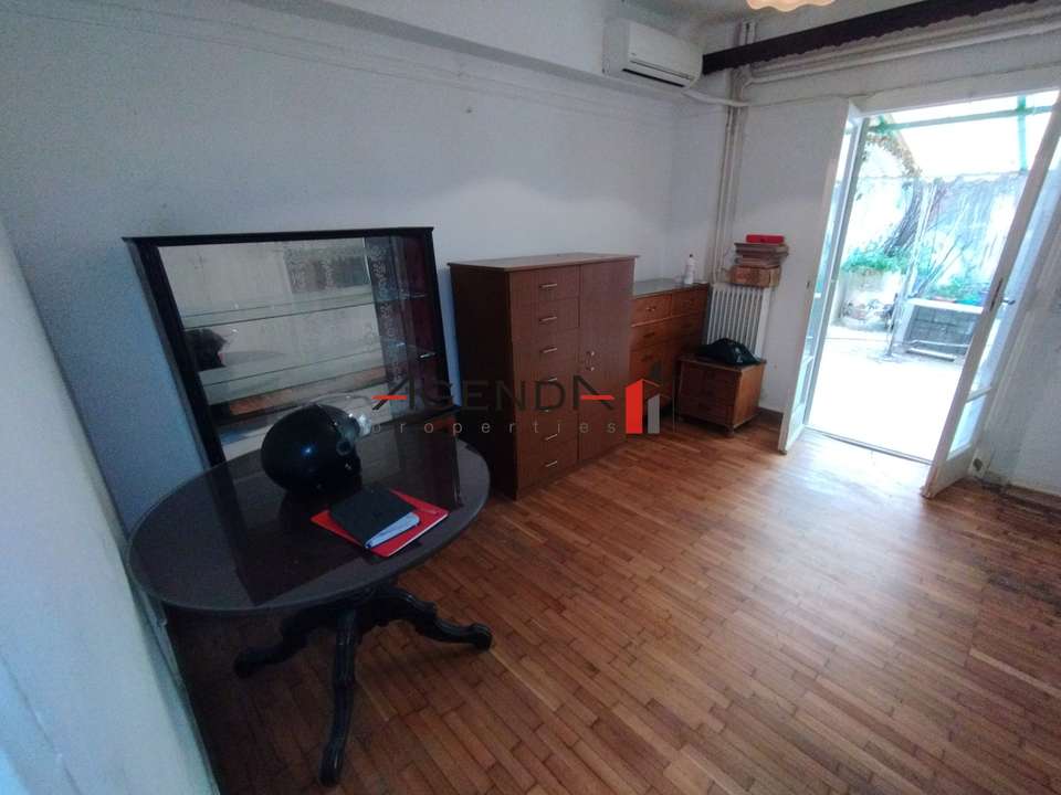 Image 1 of 18