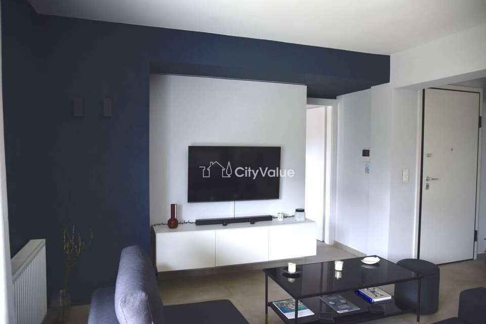 Image 2 of 18