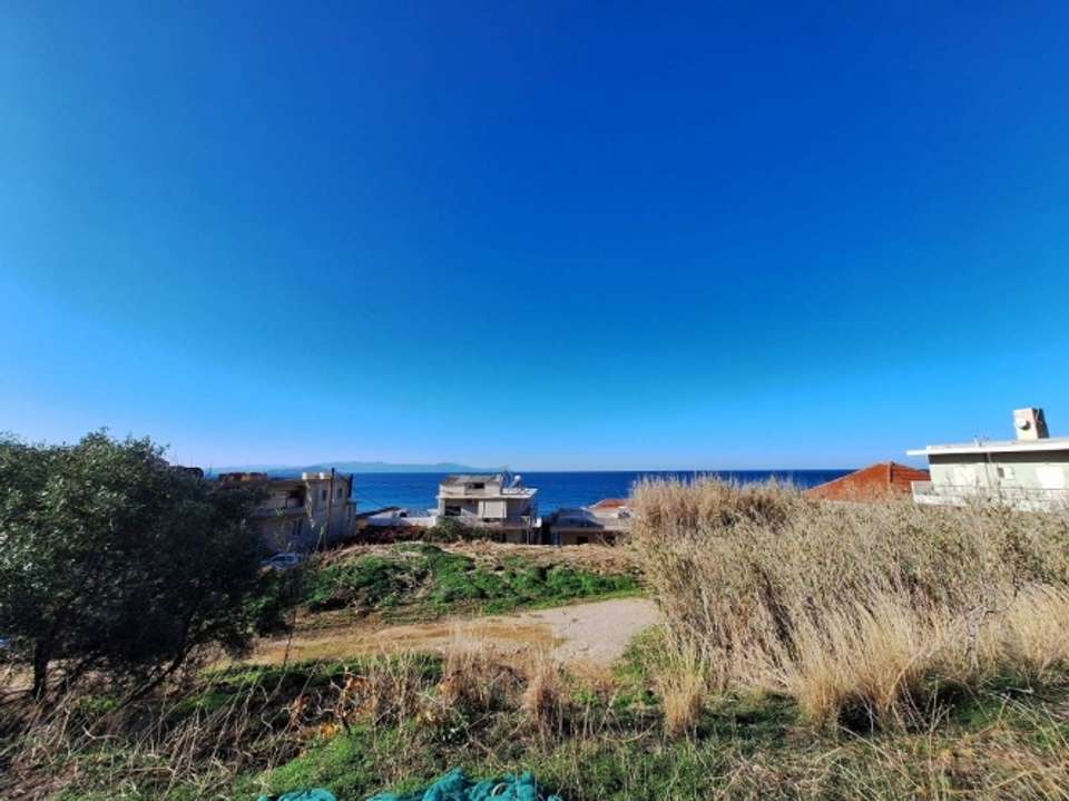 Image 0 of 8