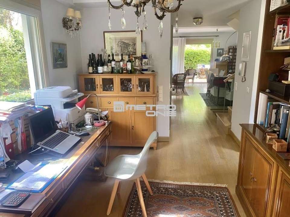 Image 1 of 20