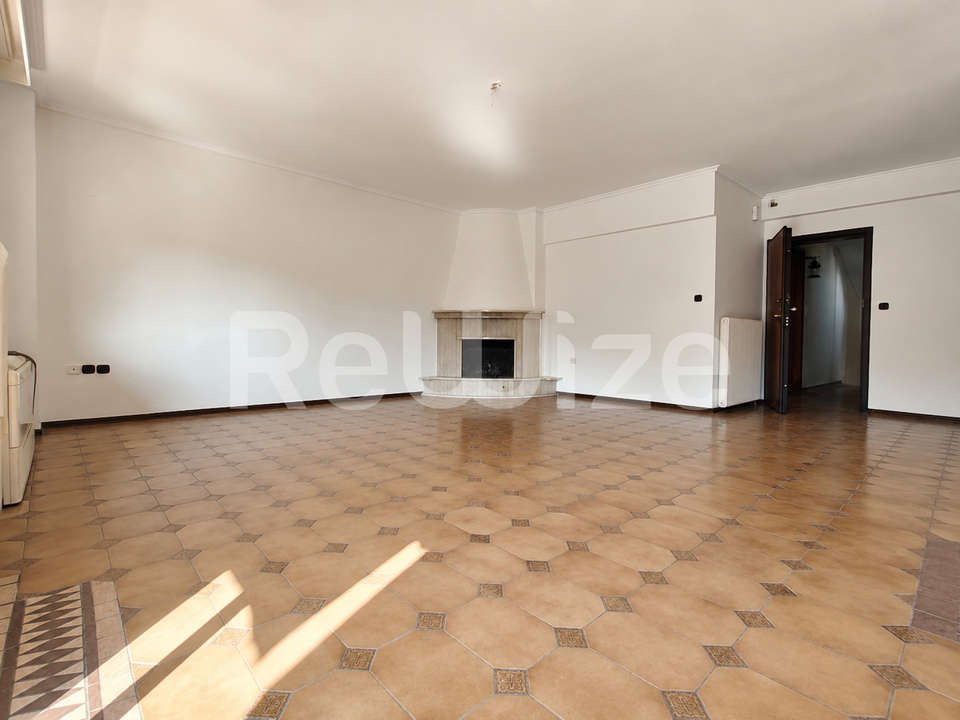 Image 2 of 22