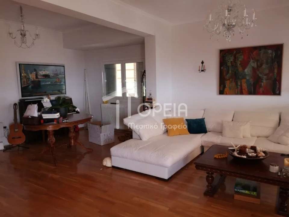 Image 0 of 7
