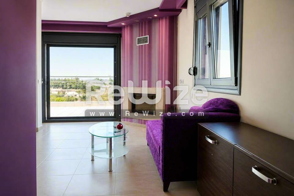 Image 2 of 32