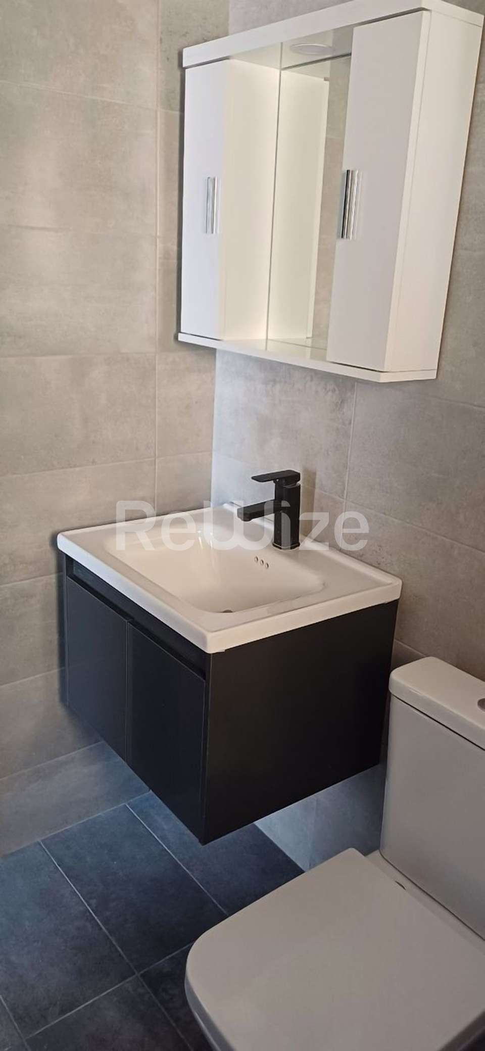 Image 2 of 19