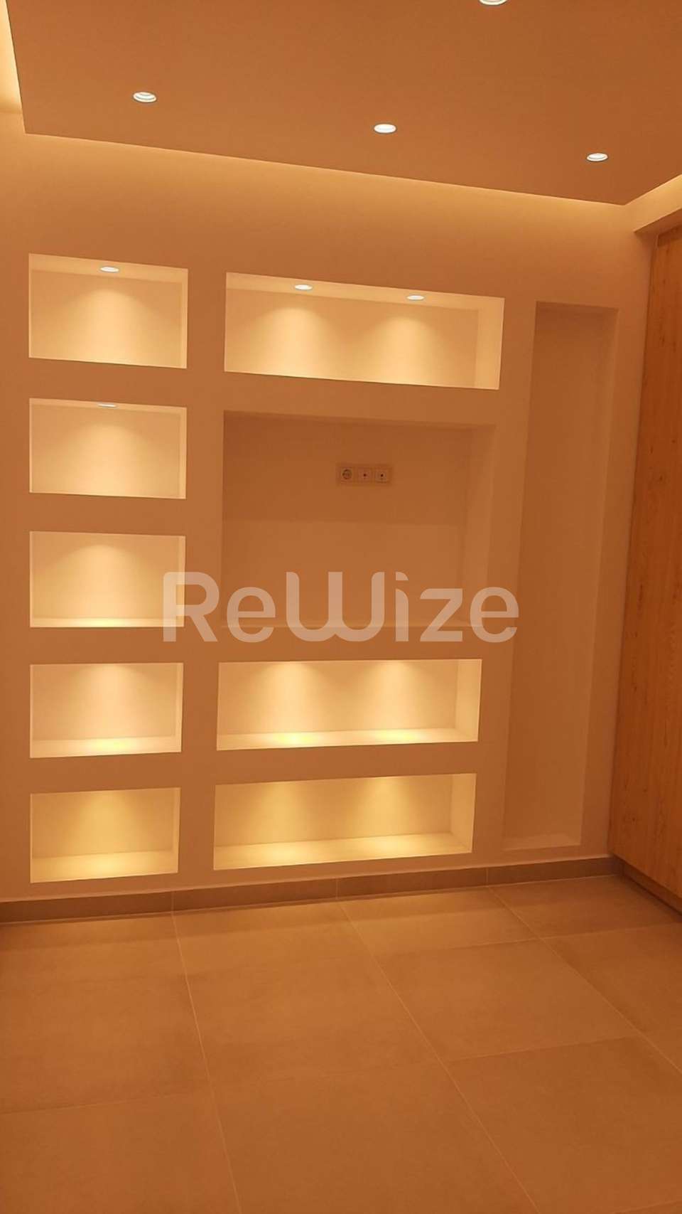 Image 2 of 12