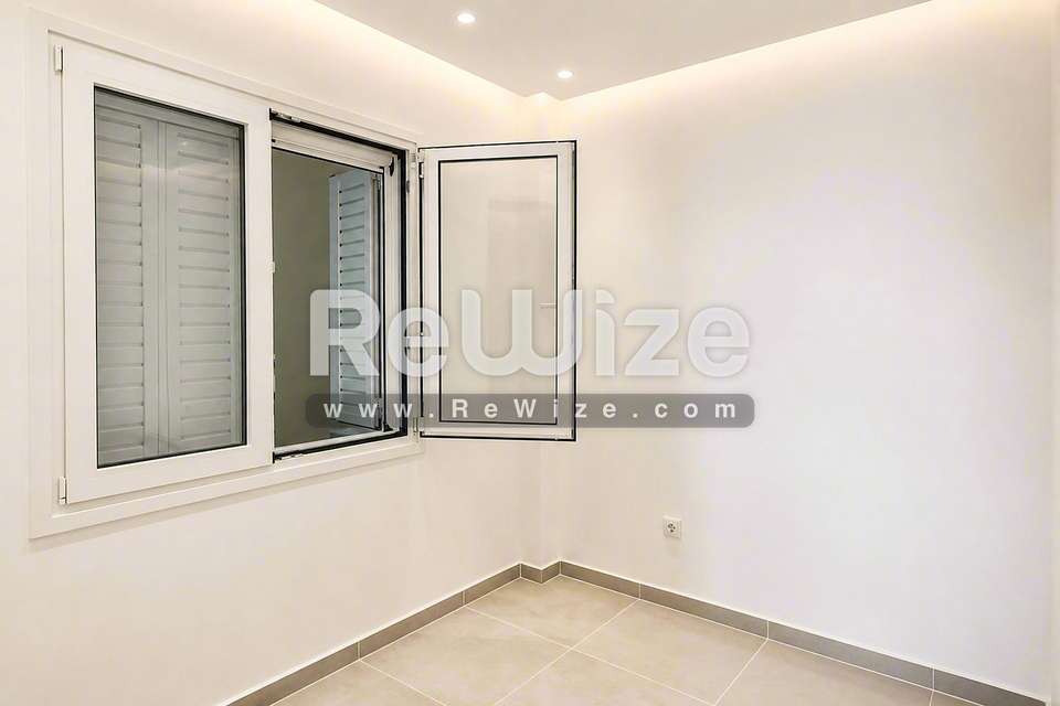 Image 1 of 11
