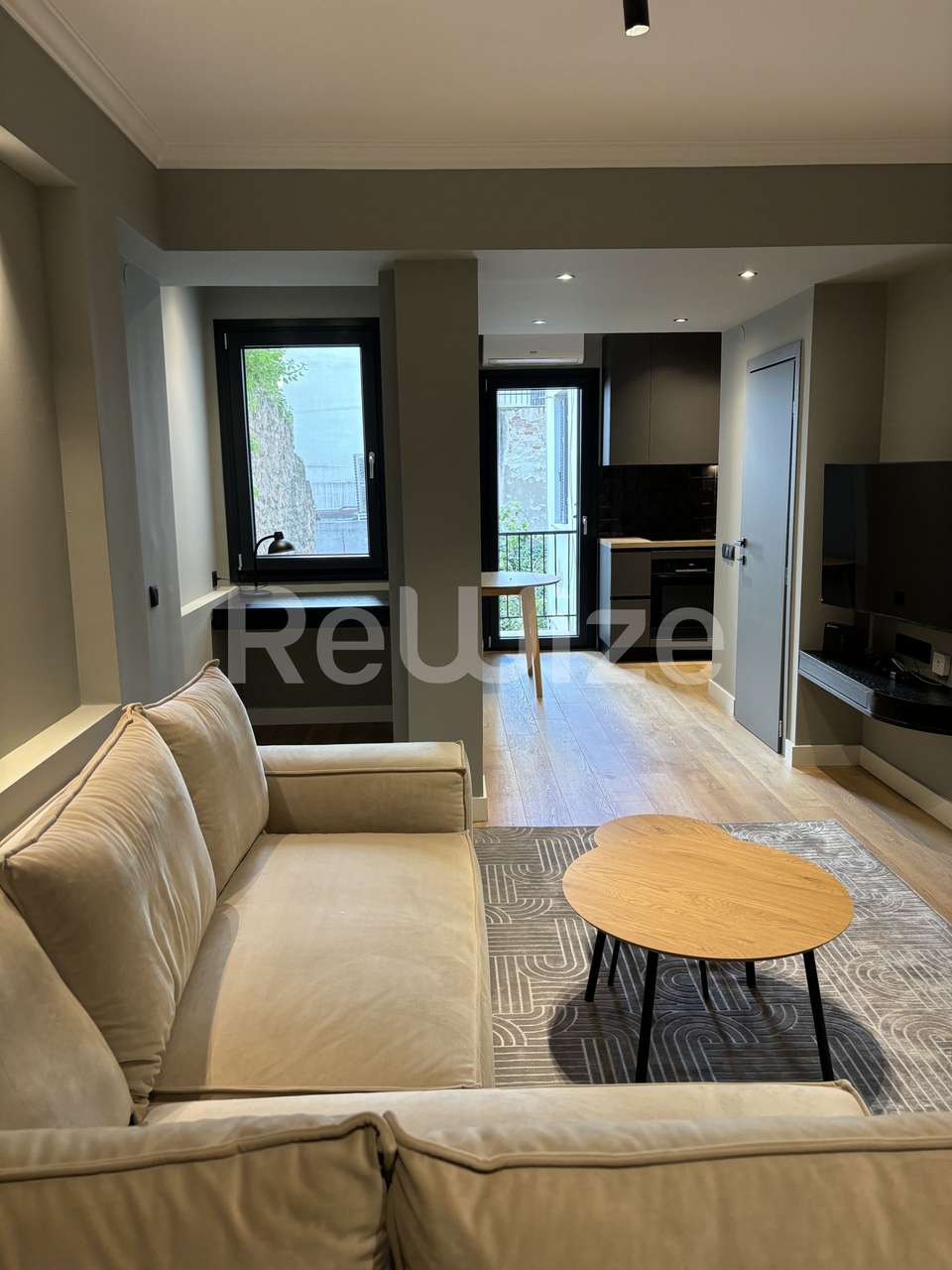 Image 2 of 11