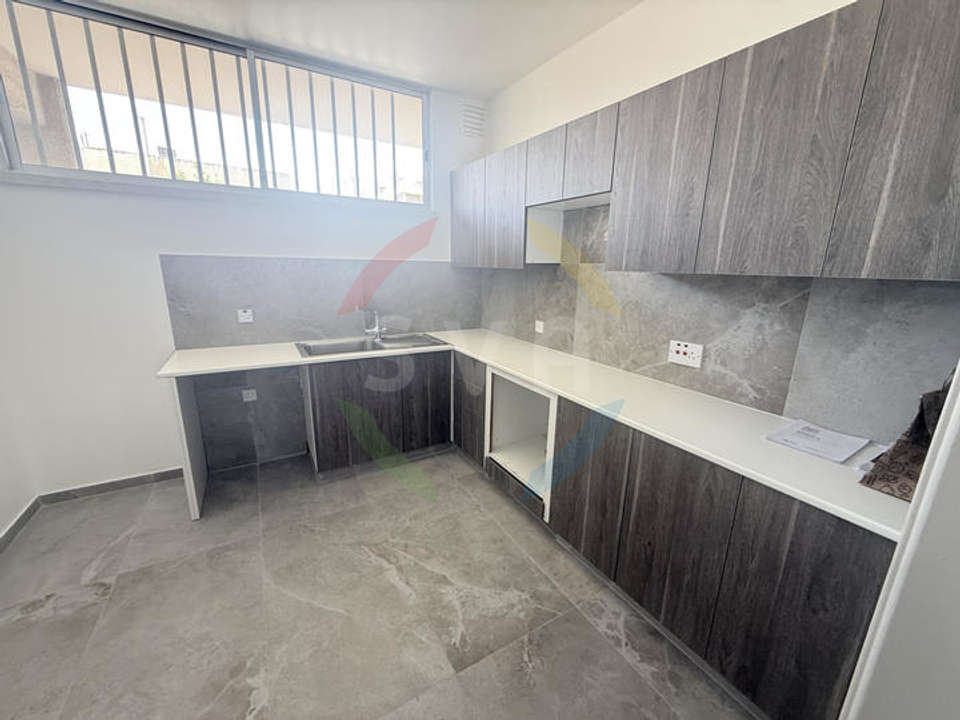 Image 2 of 6