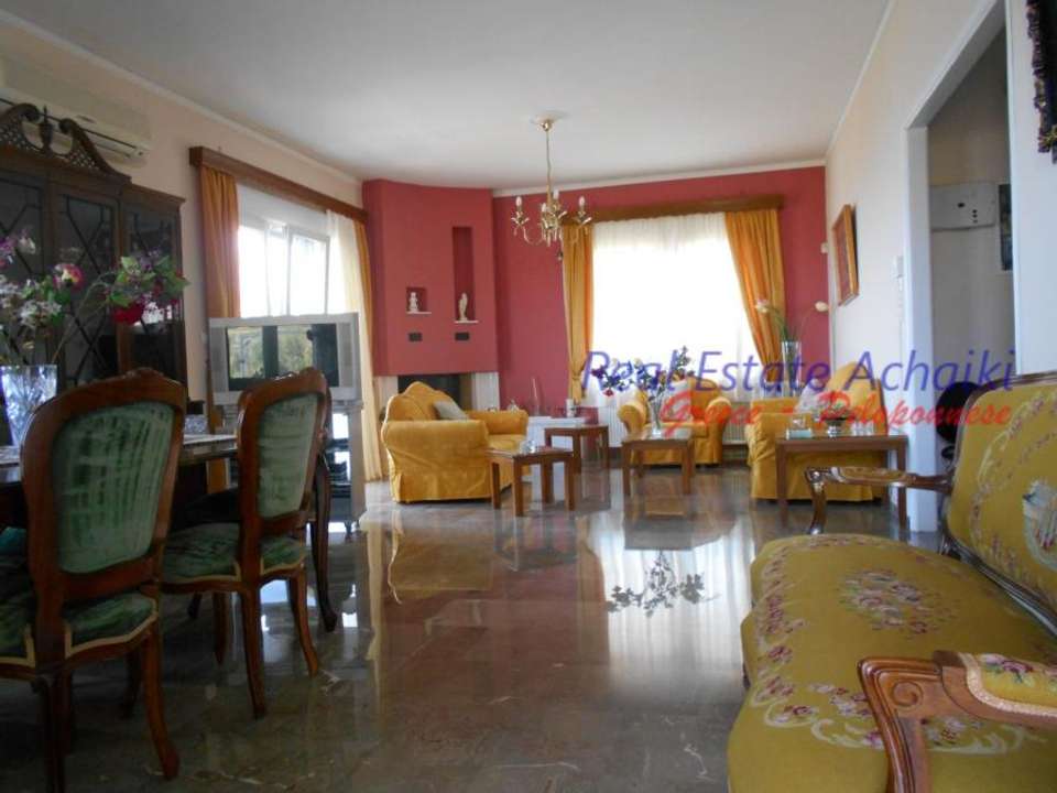 Image 2 of 8