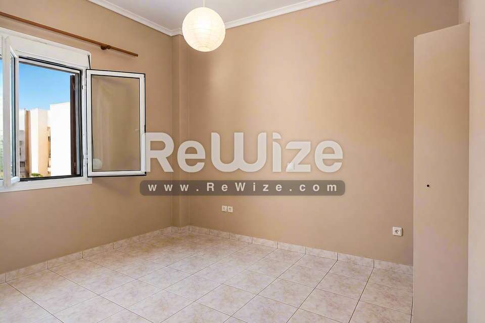 Image 2 of 19