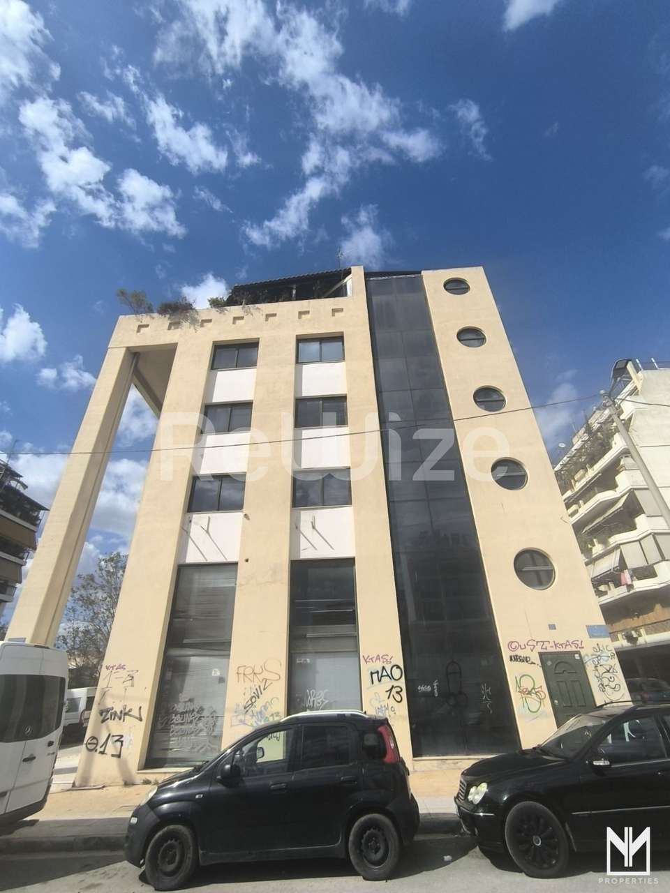 Image 2 of 7
