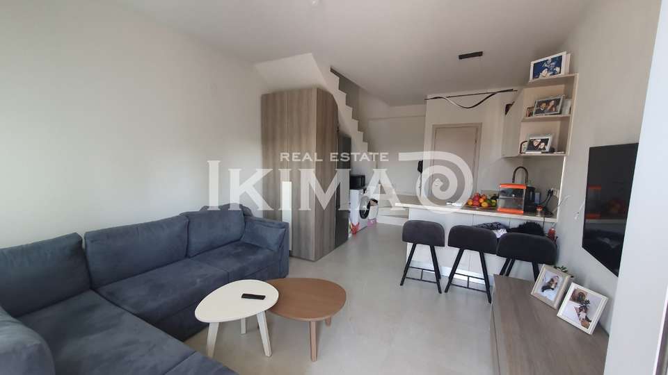 Image 2 of 25