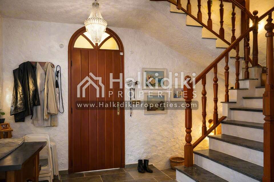 Image 2 of 18