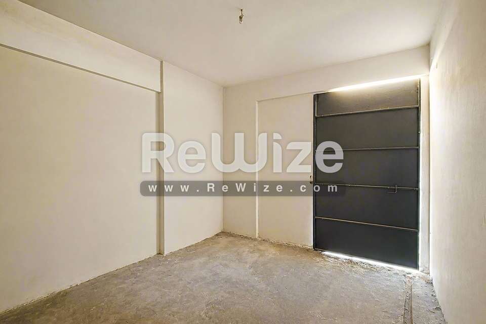 Image 2 of 19
