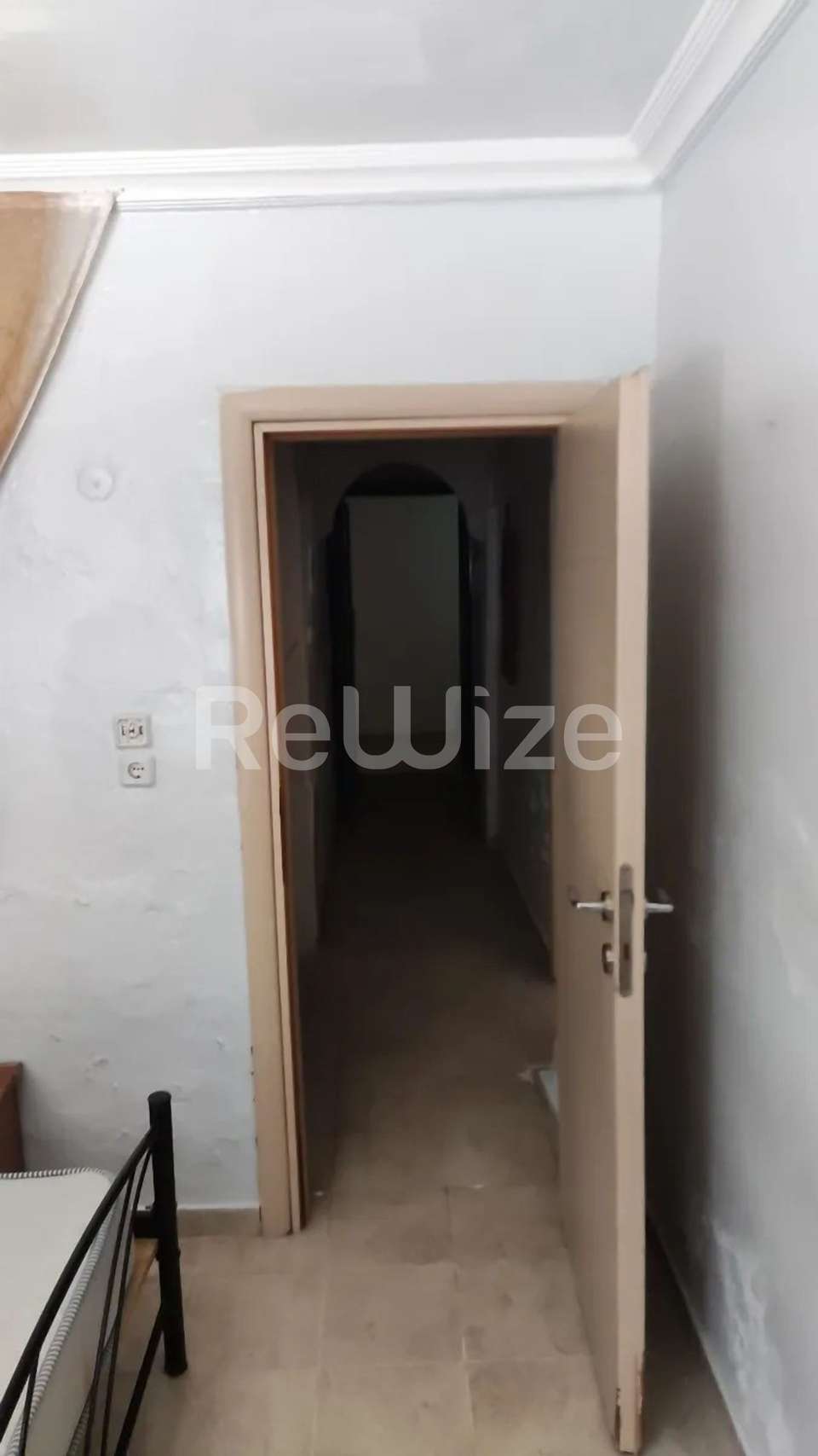 Image 2 of 16
