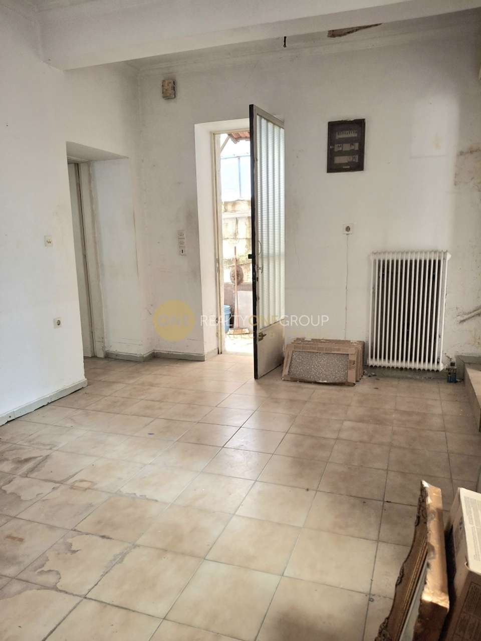 Image 1 of 18