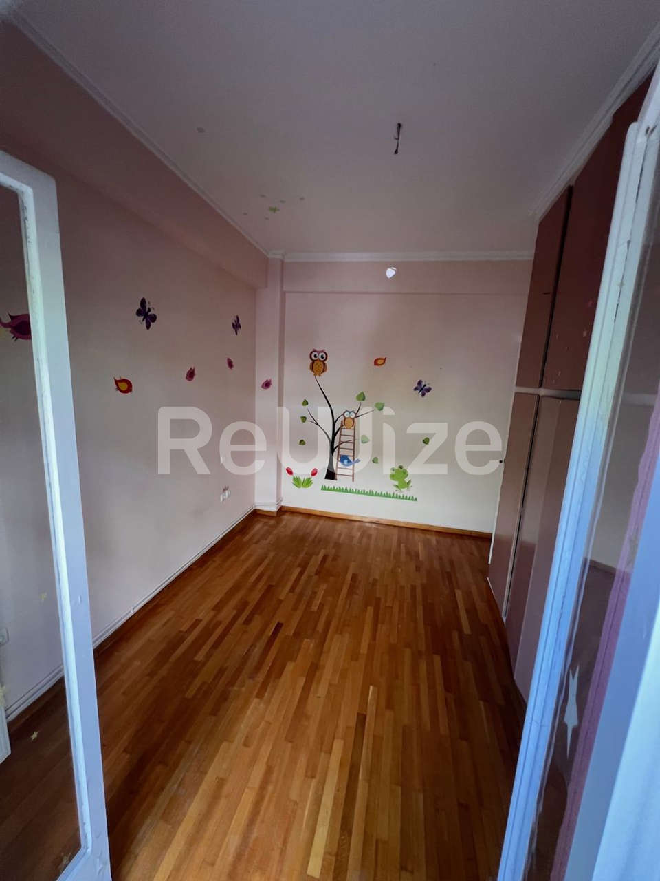 Image 2 of 23