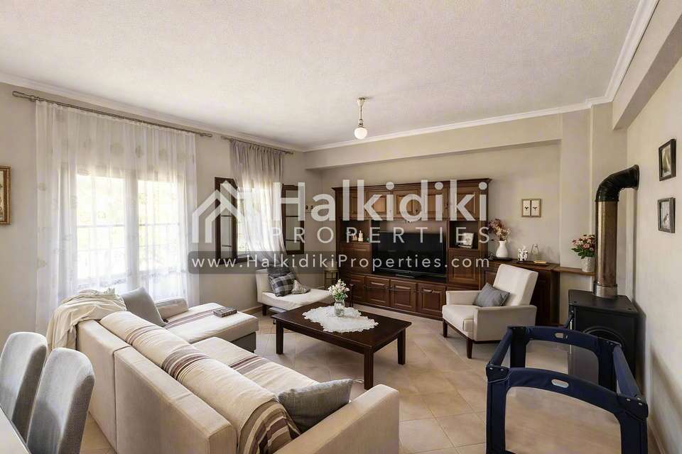 Image 2 of 25