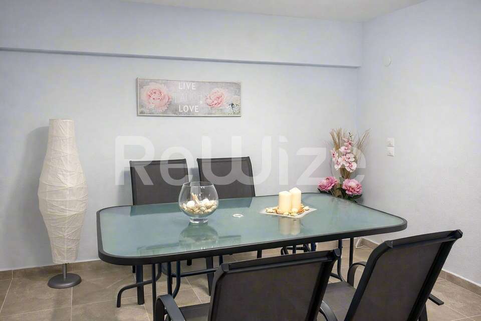 Image 2 of 18