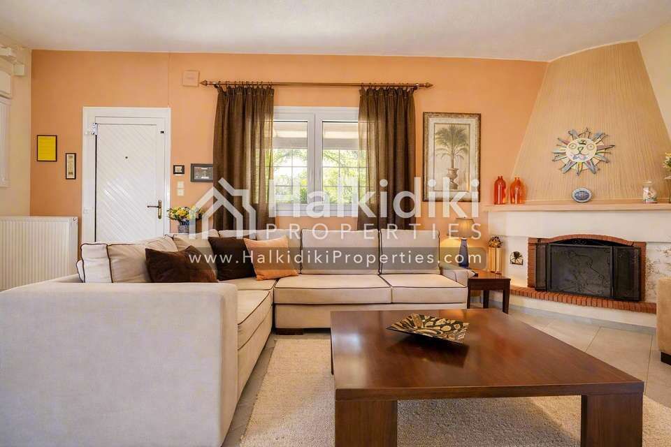 Image 2 of 18