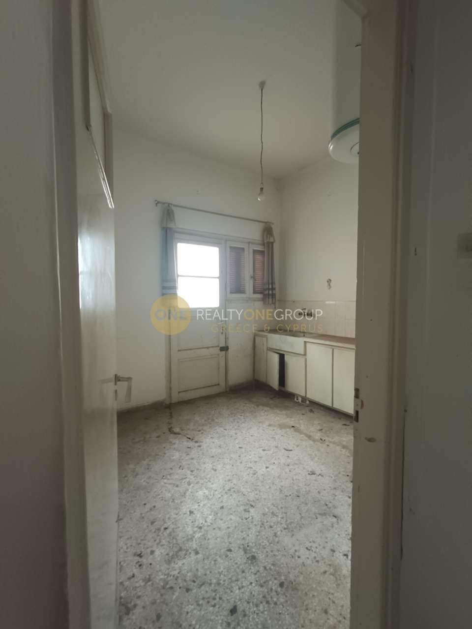 Image 1 of 18