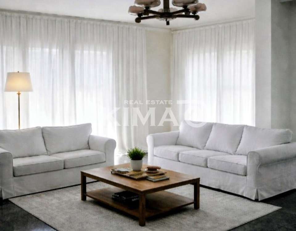 Image 0 of 4