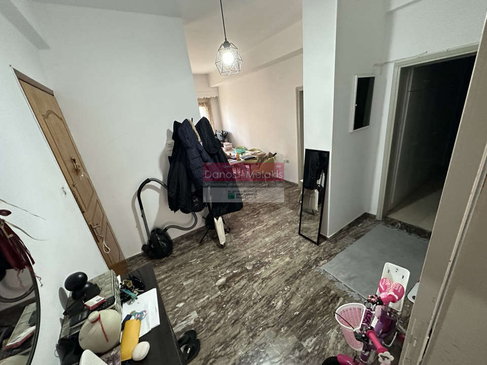 Image 3 of 12