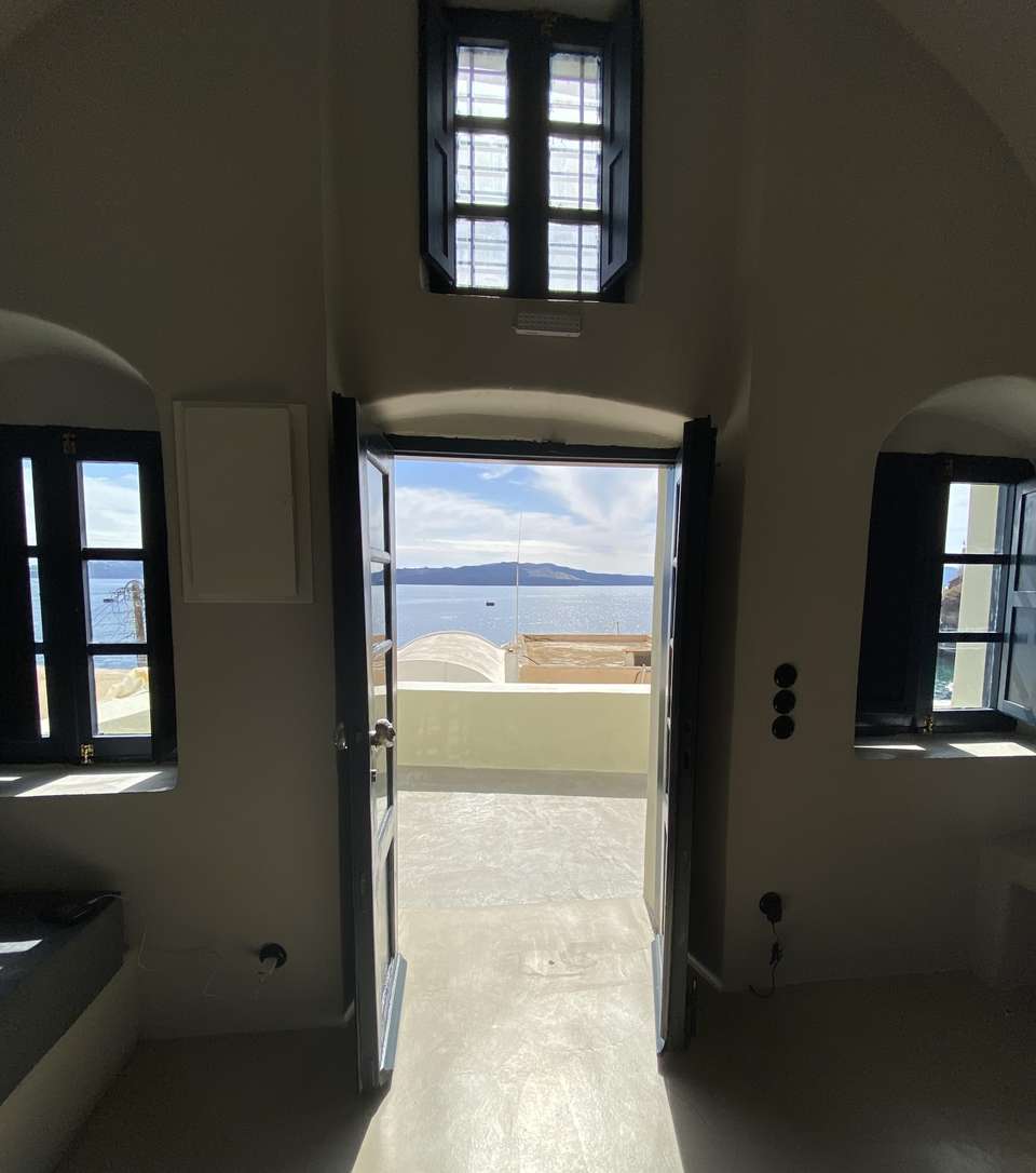 Image 0 of 7
