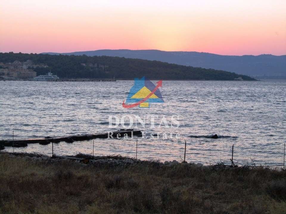 Image 2 of 20