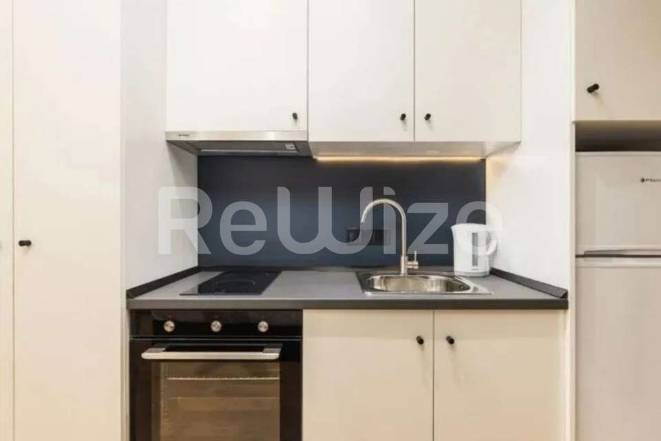 Image 2 of 9