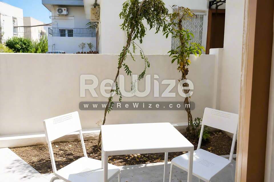 Image 2 of 5