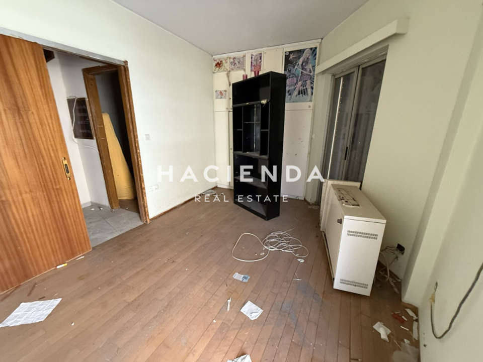 Image 2 of 17
