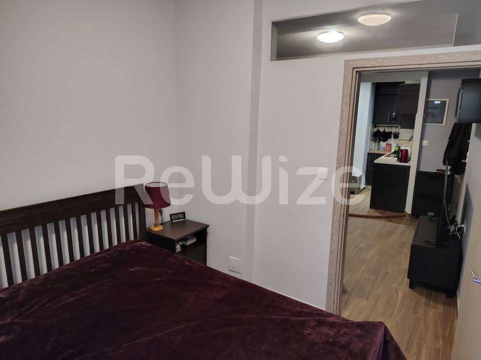 Image 2 of 9