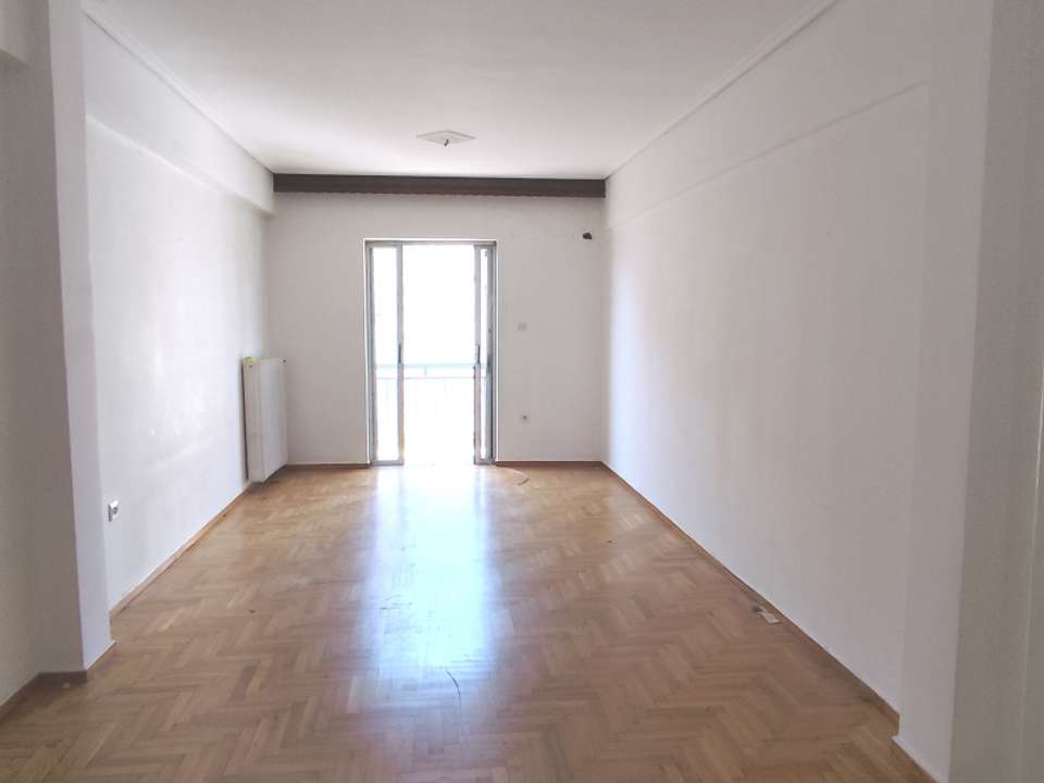 Image 0 of 12