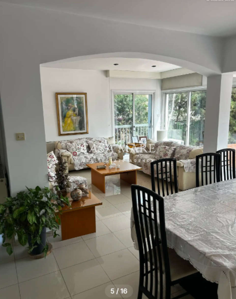 Image 2 of 11